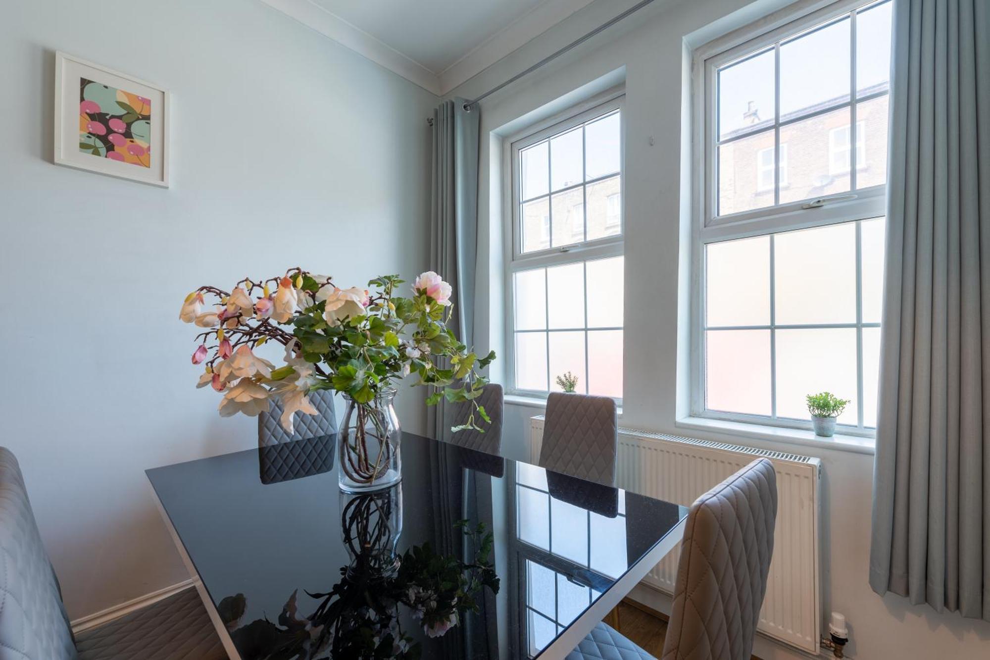 Spacious Comfy 2Br Flat London Luaran gambar