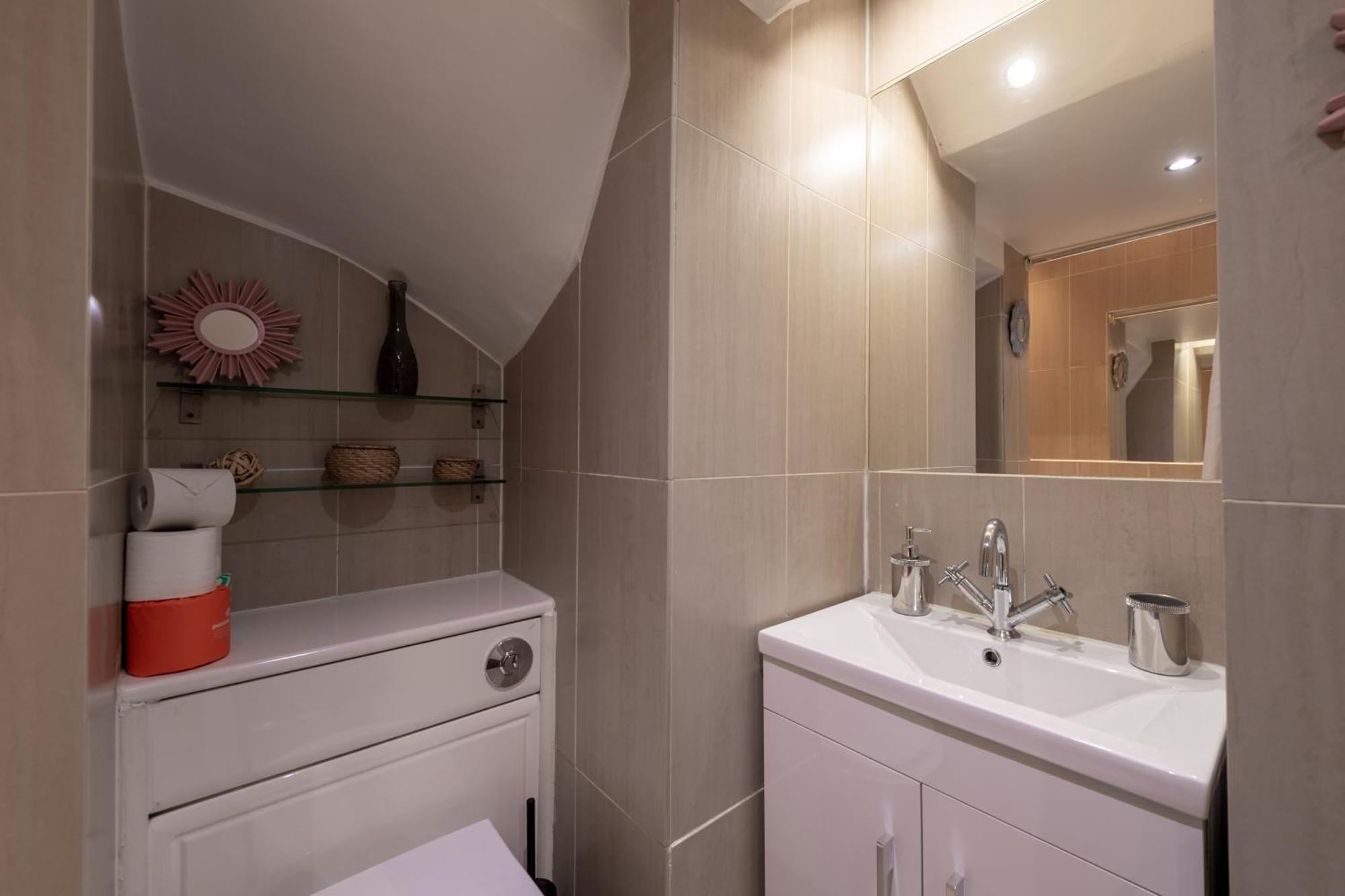 Spacious Comfy 2Br Flat London Luaran gambar